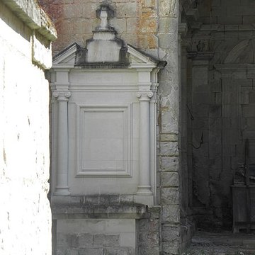 Restes de léglise Saint-Pierre