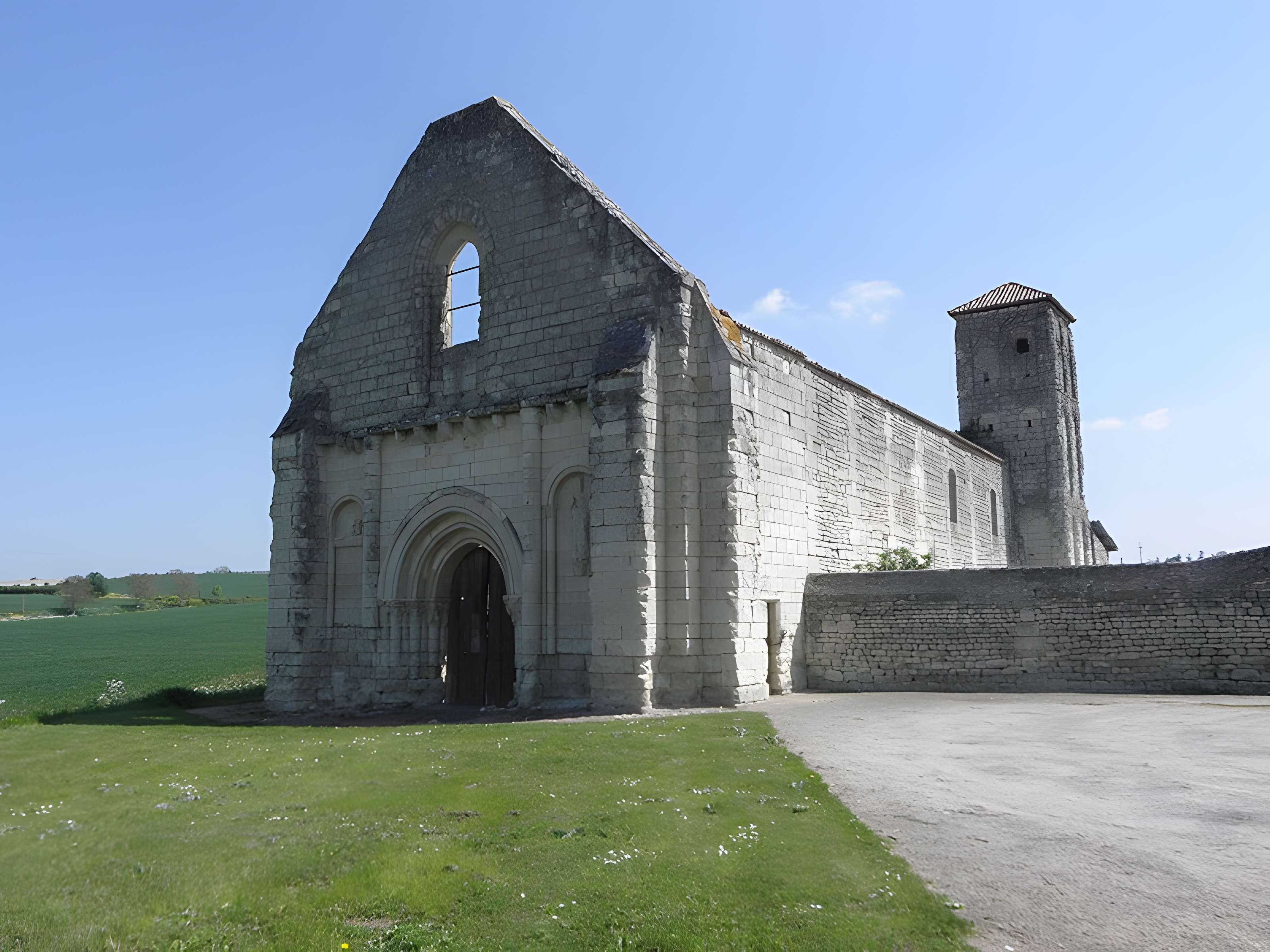 Restes de l'église Saint-Pierre