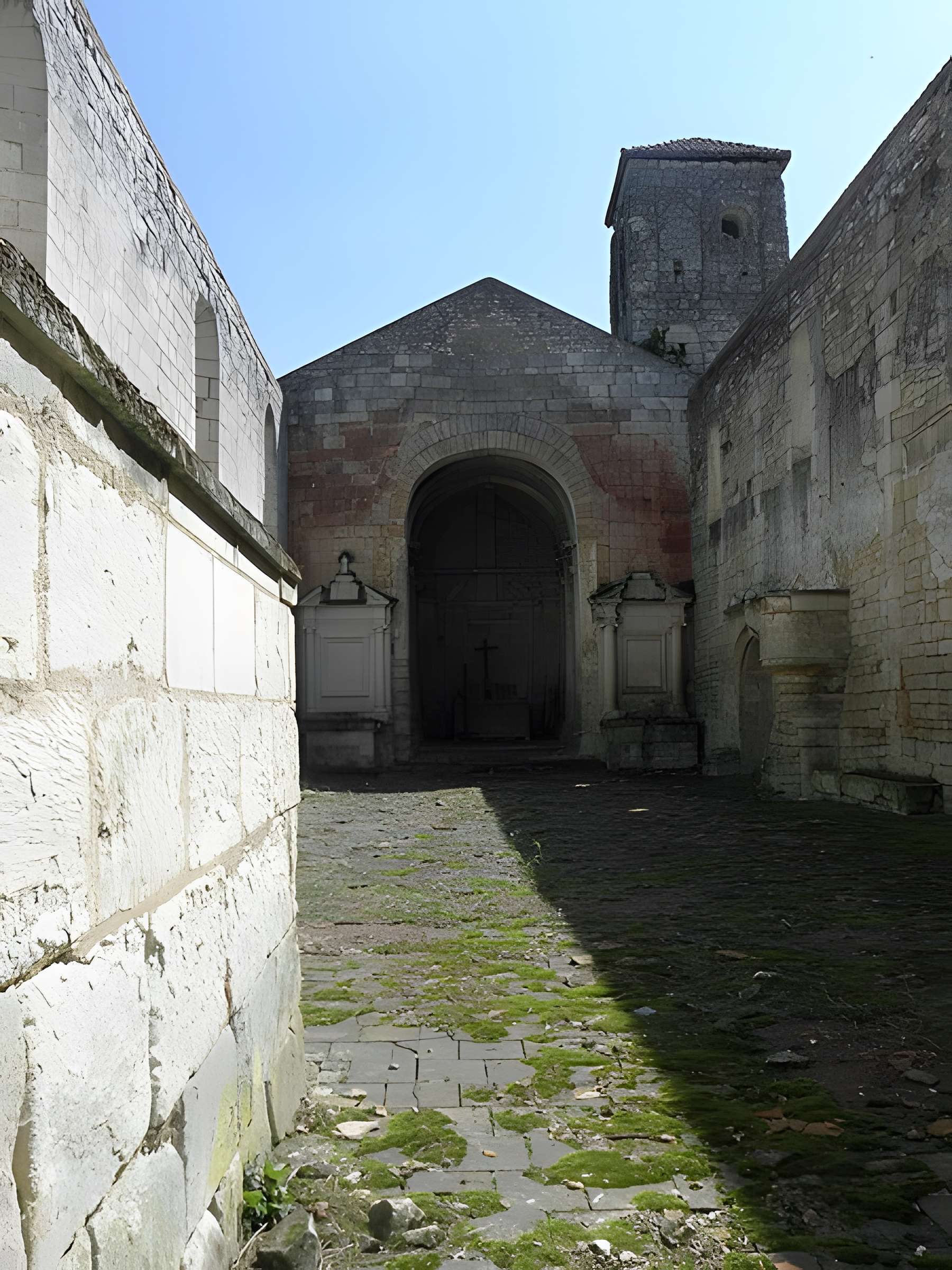 Restes de l'église Saint-Pierre