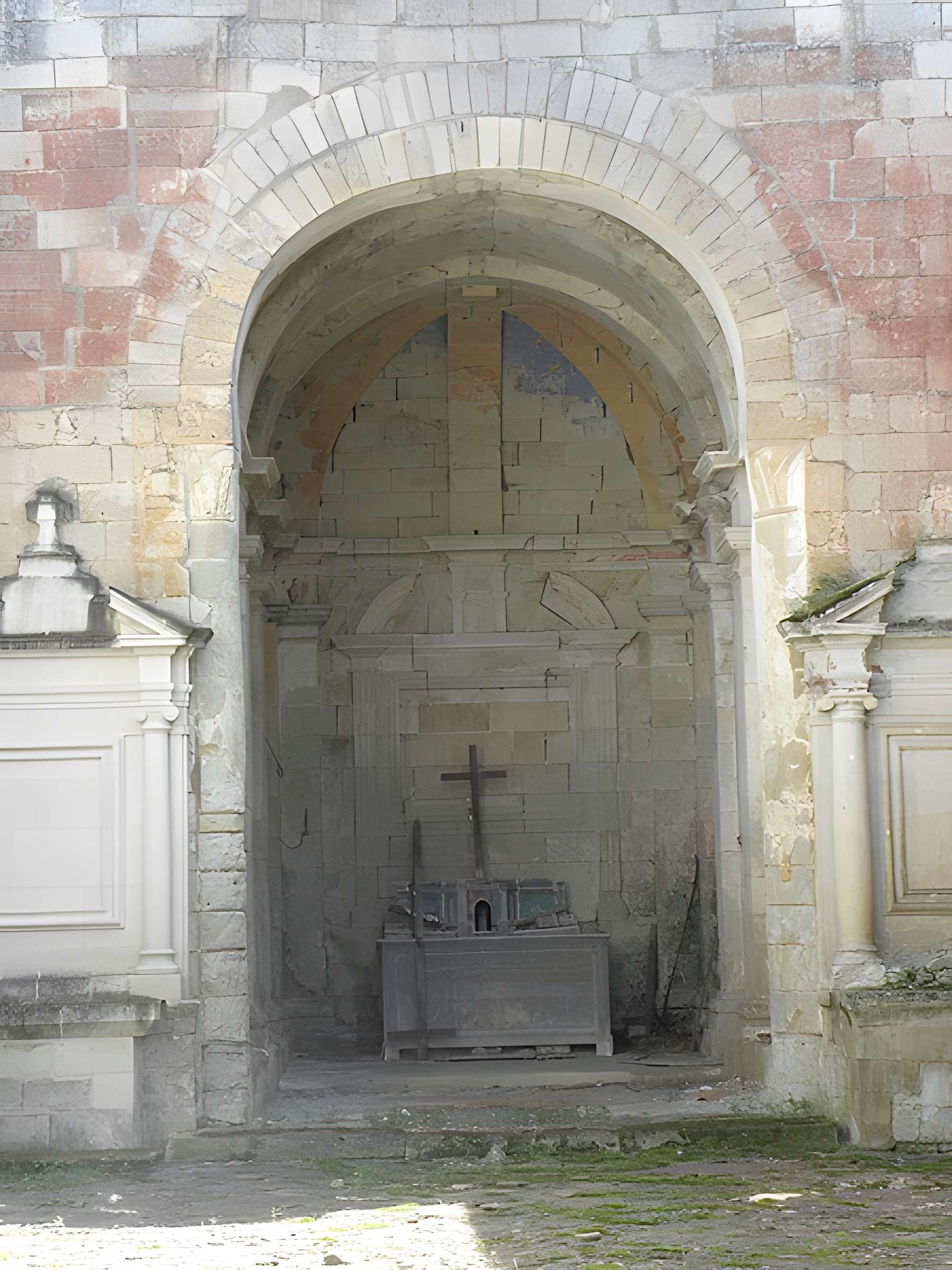 Restes de l'église Saint-Pierre