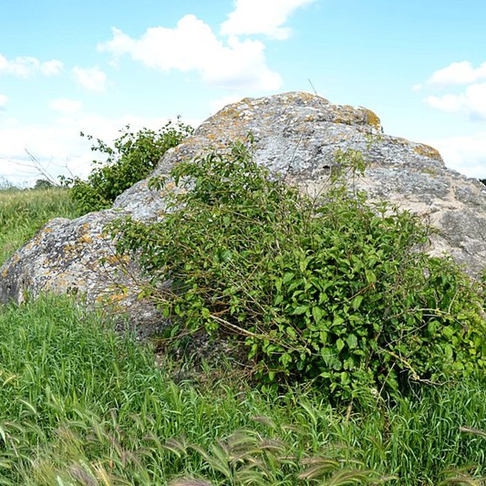 Photo de Dolmen de Bernazay en grès
