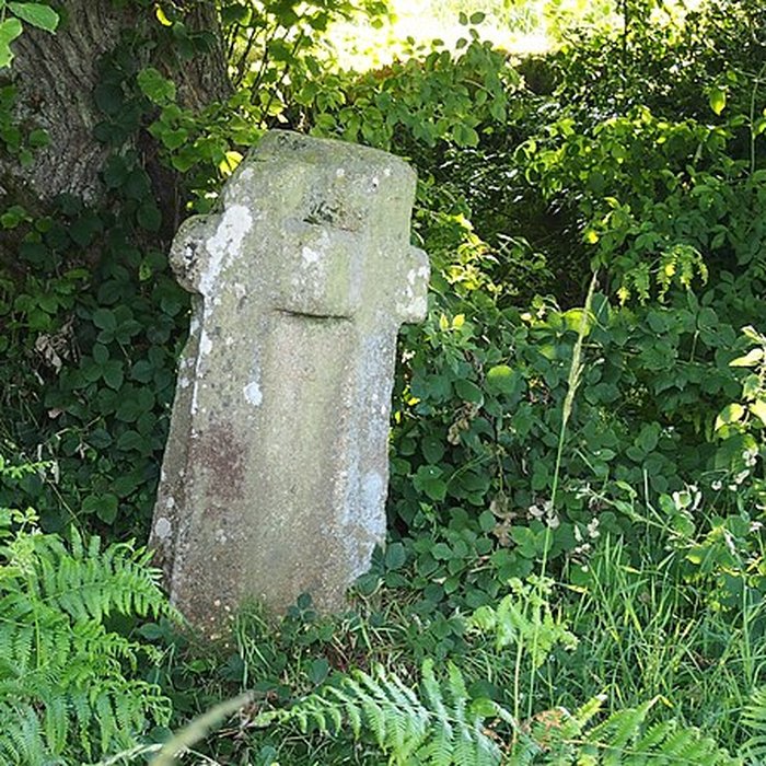 Photo de Pierre de la croix carrée de La Carneille