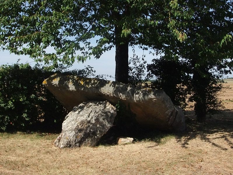 Photo de Pierre Levée de Fontaine-les-Bassets
