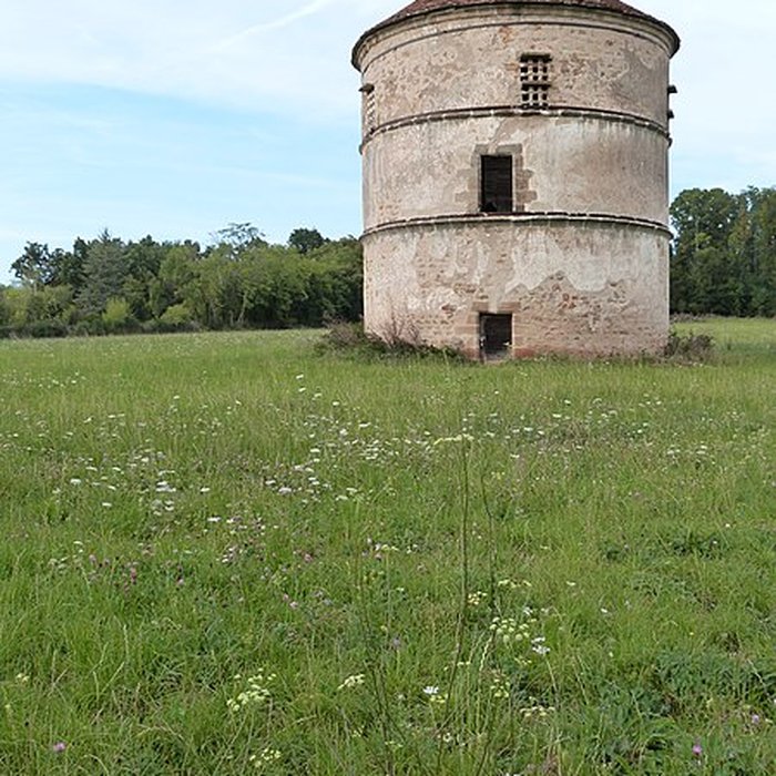Photo de Pigeonnier du château à Assier