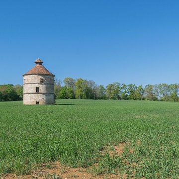 Pigeonnier du château à Assier