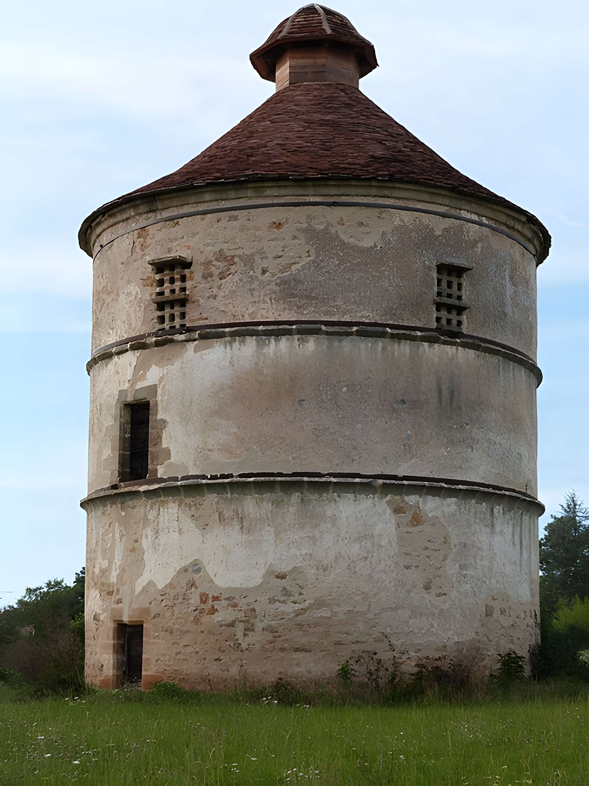 Pigeonnier du château à Assier