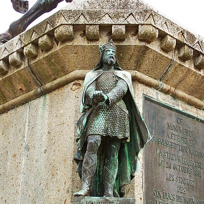 Photo de Place Guillaume-le-Conquérant de Falaise