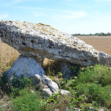 Dolmen dit Pierre Levée de Massigny