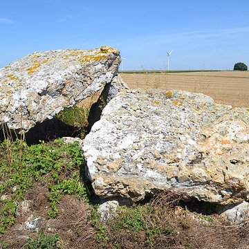 Dolmen dit Pierre Levée de Massigny