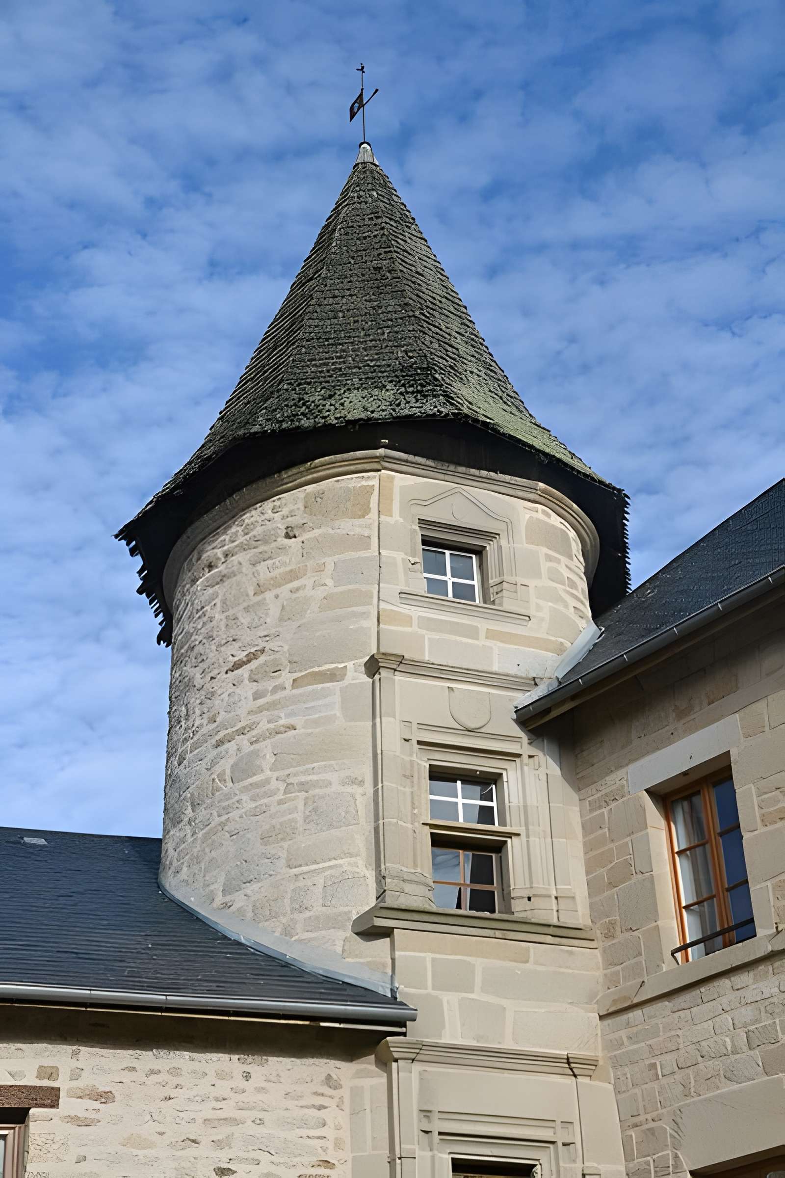 Tour du XVIe siècle, sise dans le quartier du Puy d'Ayen