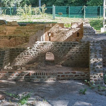 Substructions gallo-romaines et vestiges de thermes