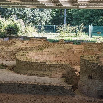 Substructions gallo-romaines et vestiges de thermes