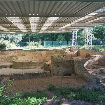 Substructions gallo-romaines et vestiges de thermes
