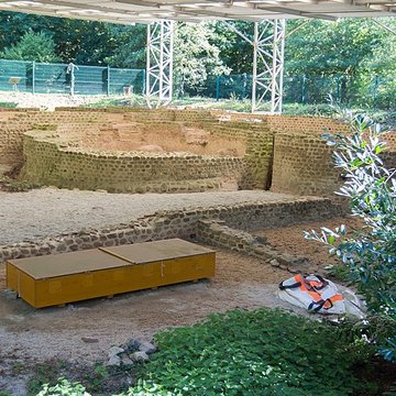 Substructions gallo-romaines et vestiges de thermes