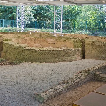 Substructions gallo-romaines et vestiges de thermes