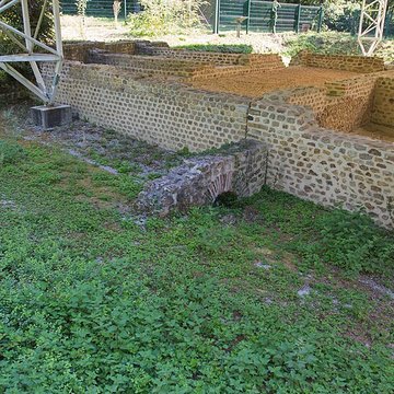 Substructions gallo-romaines et vestiges de thermes