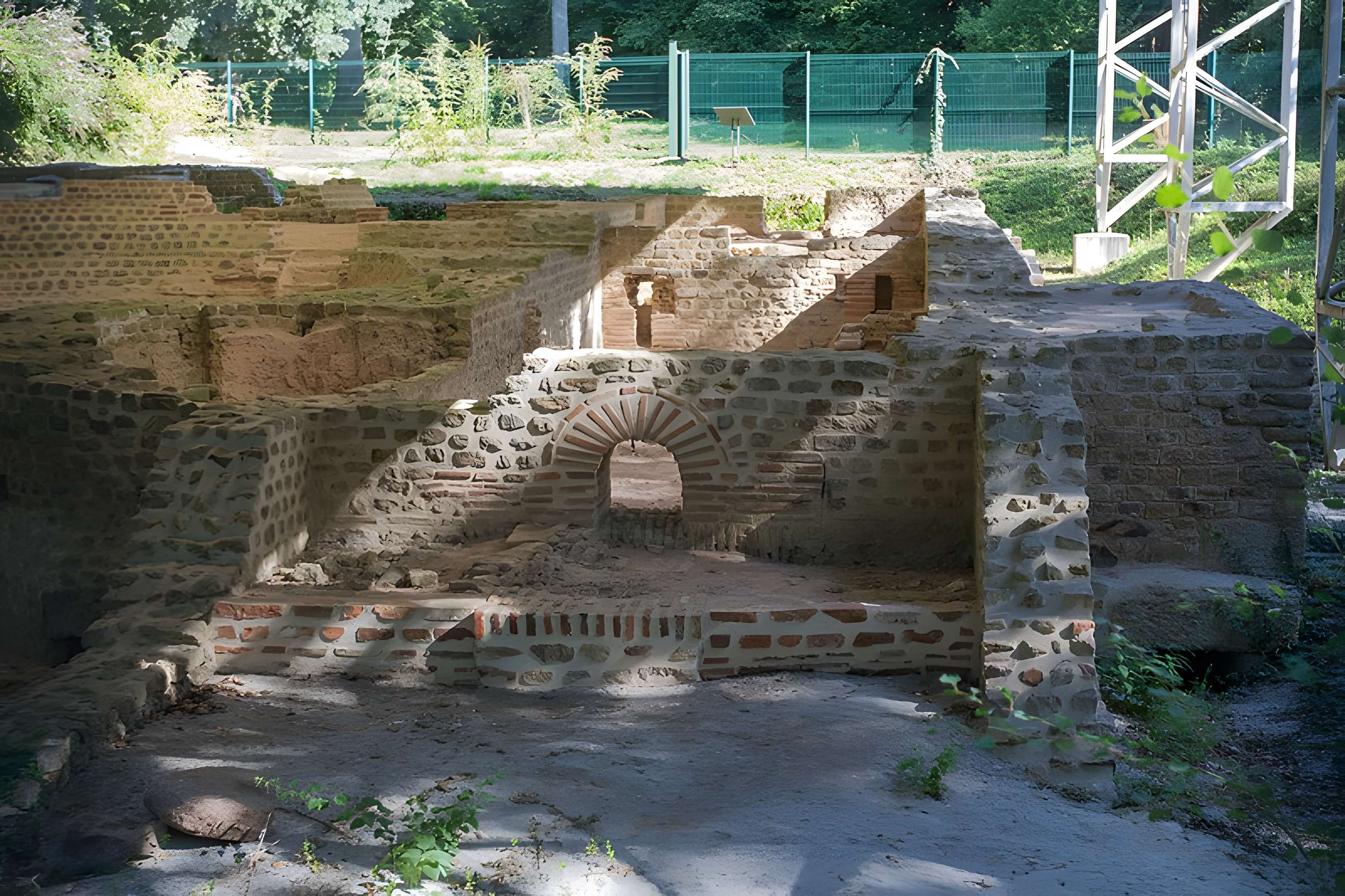 Substructions gallo-romaines et vestiges de thermes
