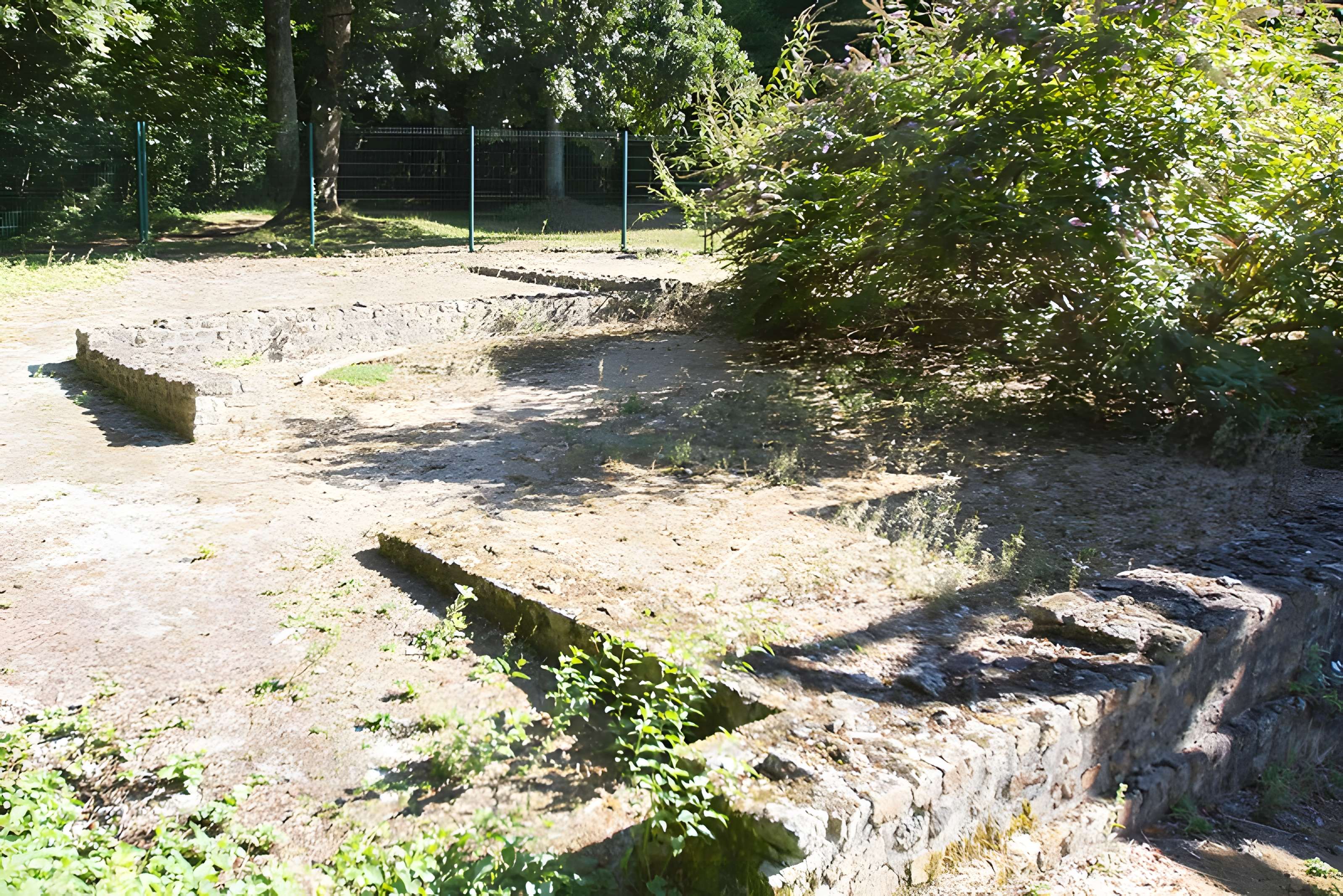 Substructions gallo-romaines et vestiges de thermes