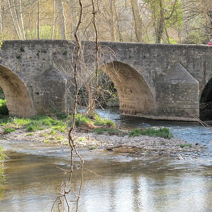 Photo de Pont franchissant lArc dit Pont de Saint-Pons