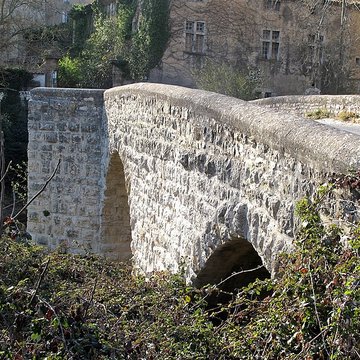 Pont franchissant lArc dit Pont de Saint-Pons