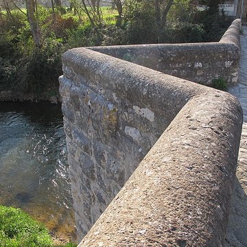 Pont franchissant lArc dit Pont de Saint-Pons