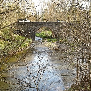 Pont franchissant lArc dit Pont de Saint-Pons