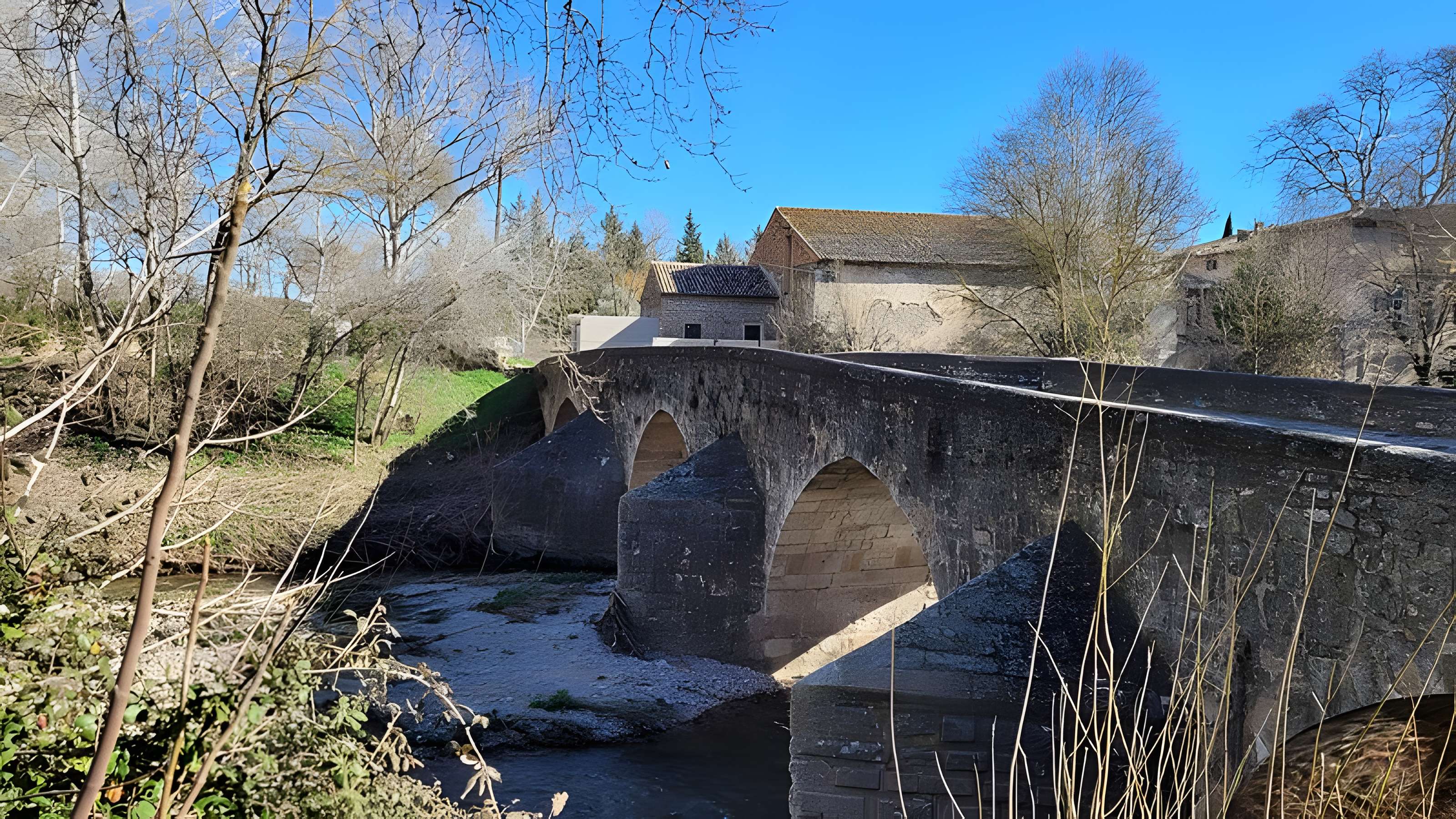 Pont franchissant l'Arc dit Pont de Saint-Pons
