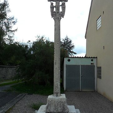 Croix de chemin, à Mannecourt