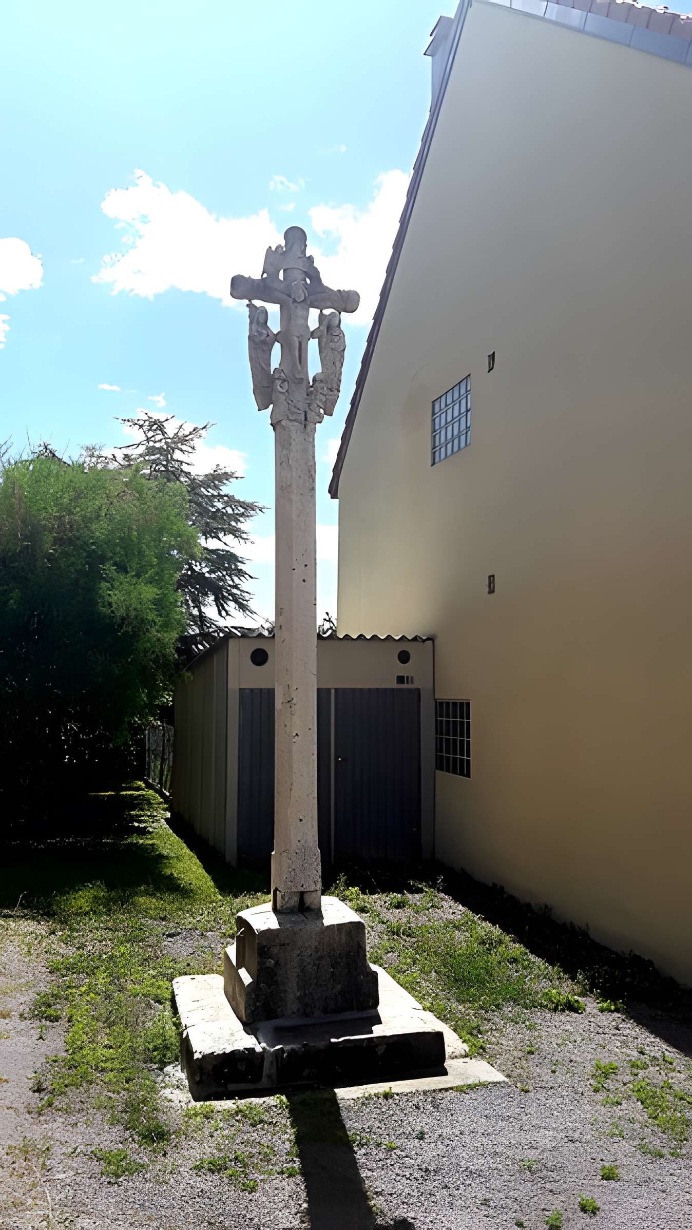 Croix de chemin, à Mannecourt