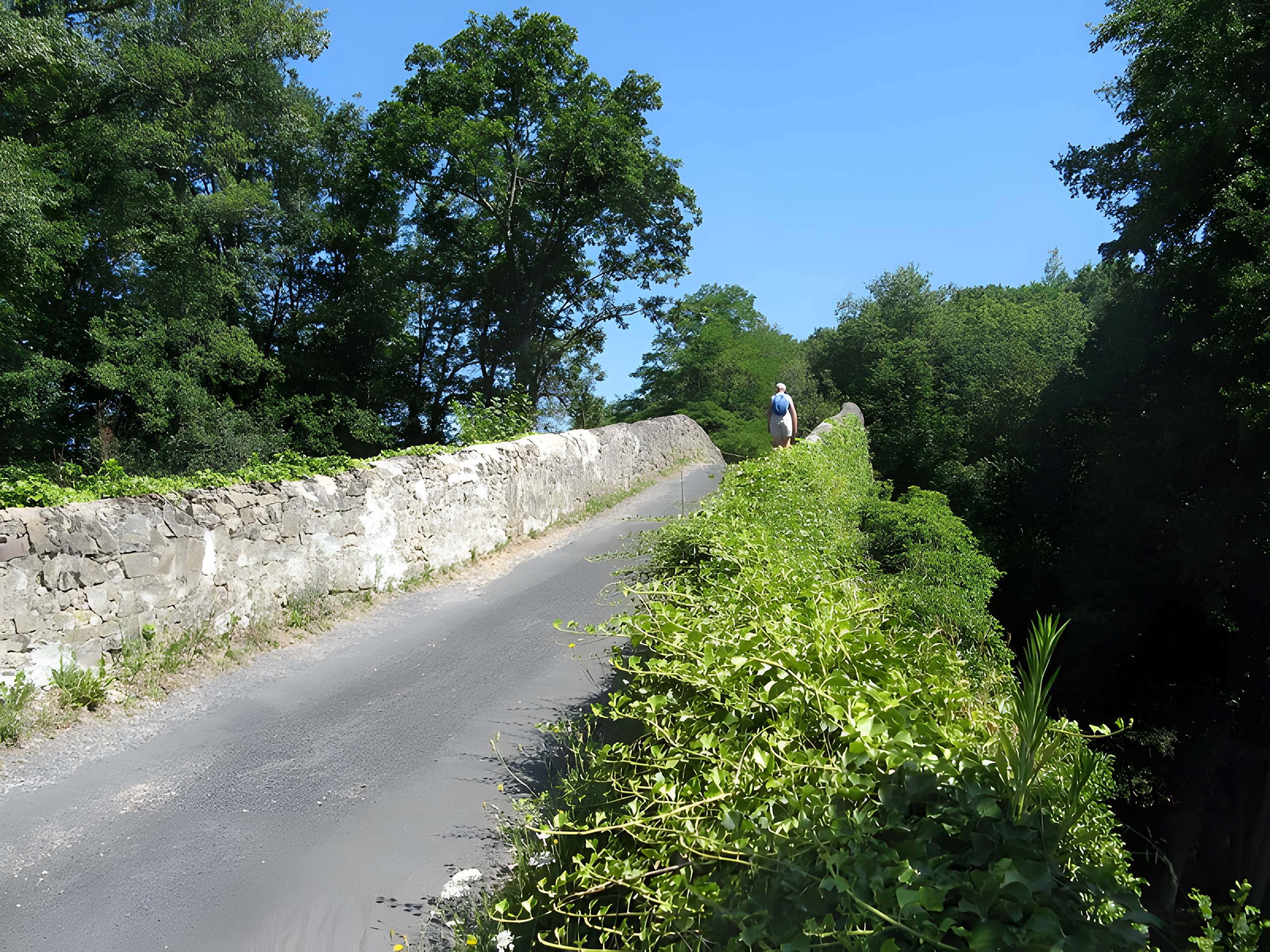 Pont de la Bajasse (également sur commune de Fontannes)
