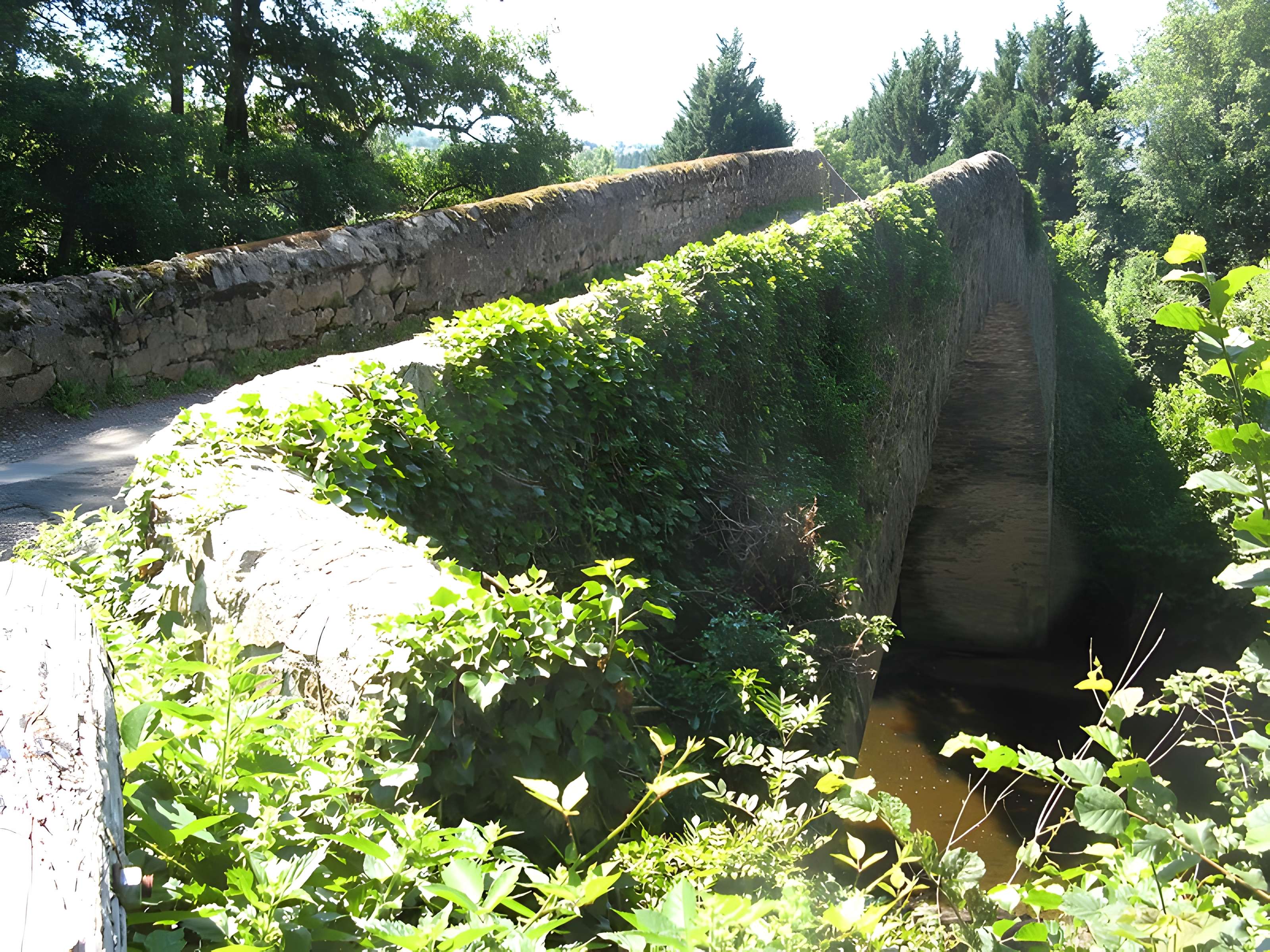 Pont de la Bajasse (également sur commune de Fontannes)