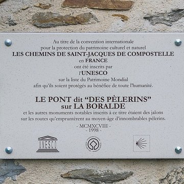 Pont des Pèlerins de Saint-Chély-dAubrac