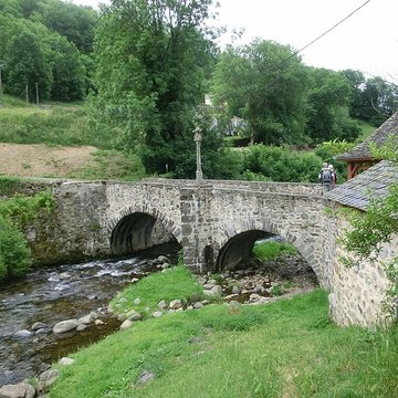 Pont des Pèlerins de Saint-Chély-dAubrac