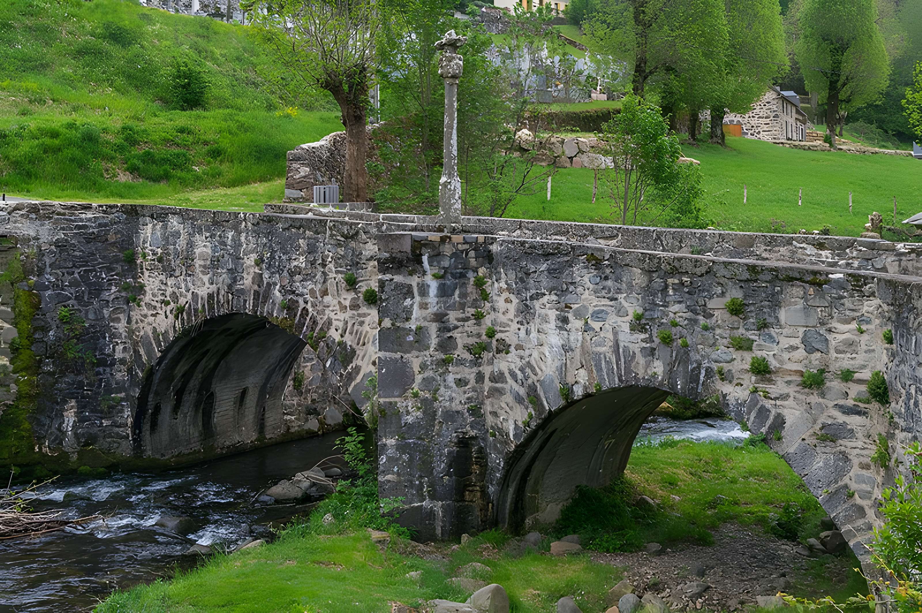 Pont des Pèlerins de Saint-Chély-d'Aubrac