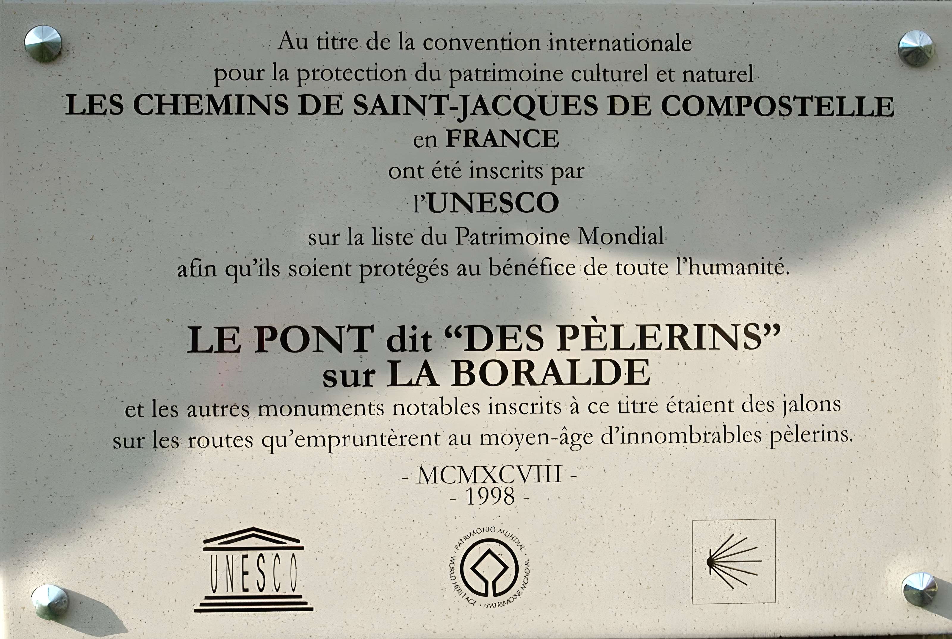 Pont des Pèlerins de Saint-Chély-d'Aubrac