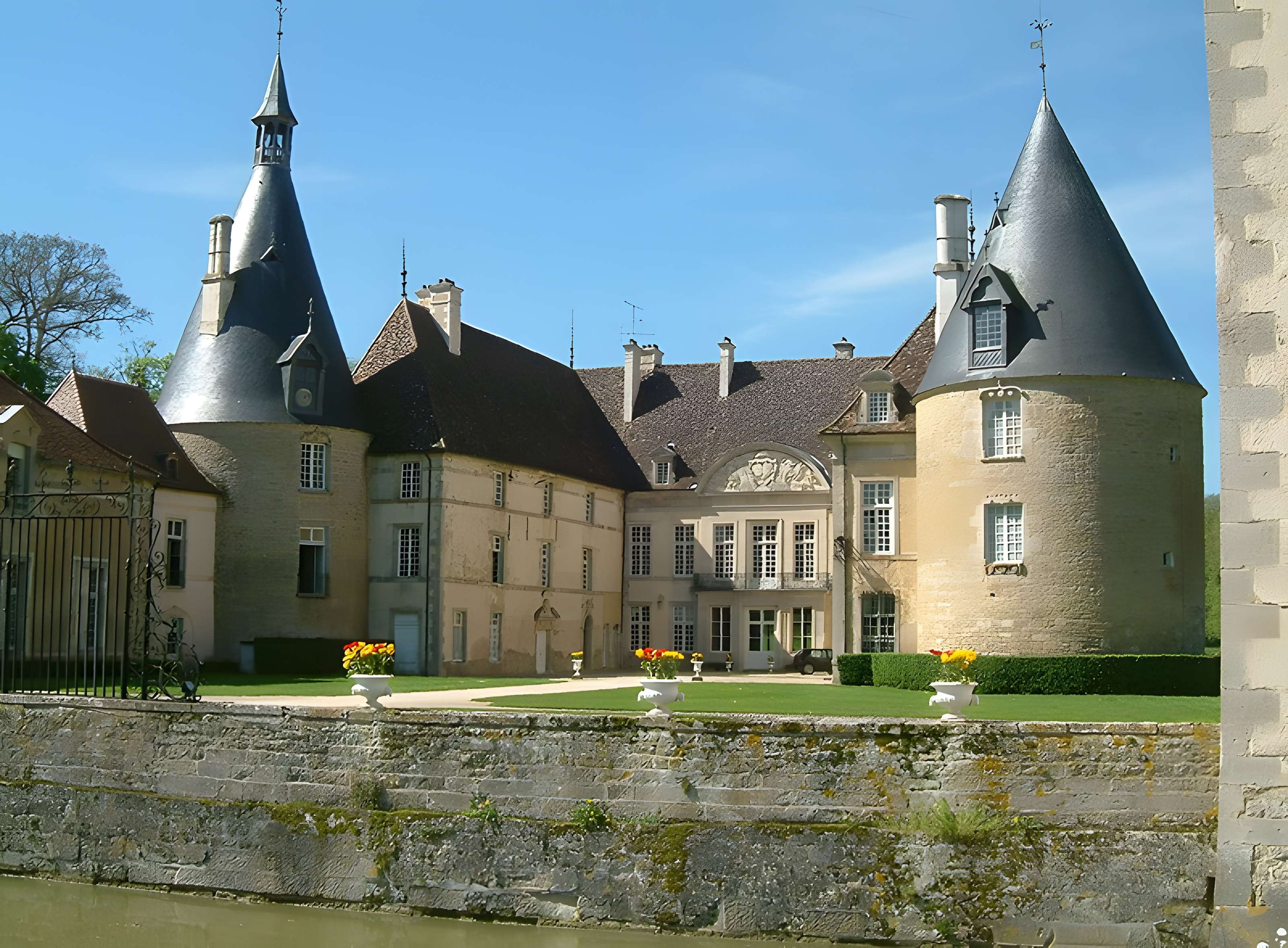 Château de Commarin