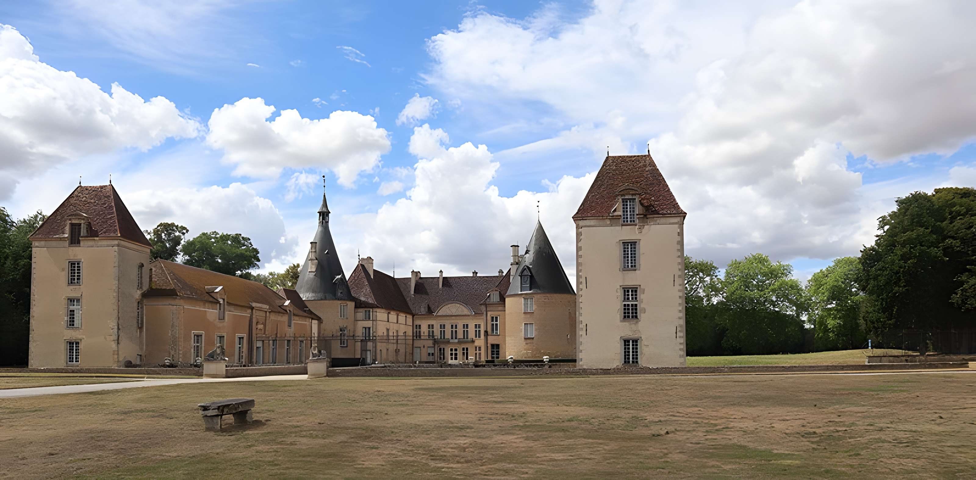 Château de Commarin