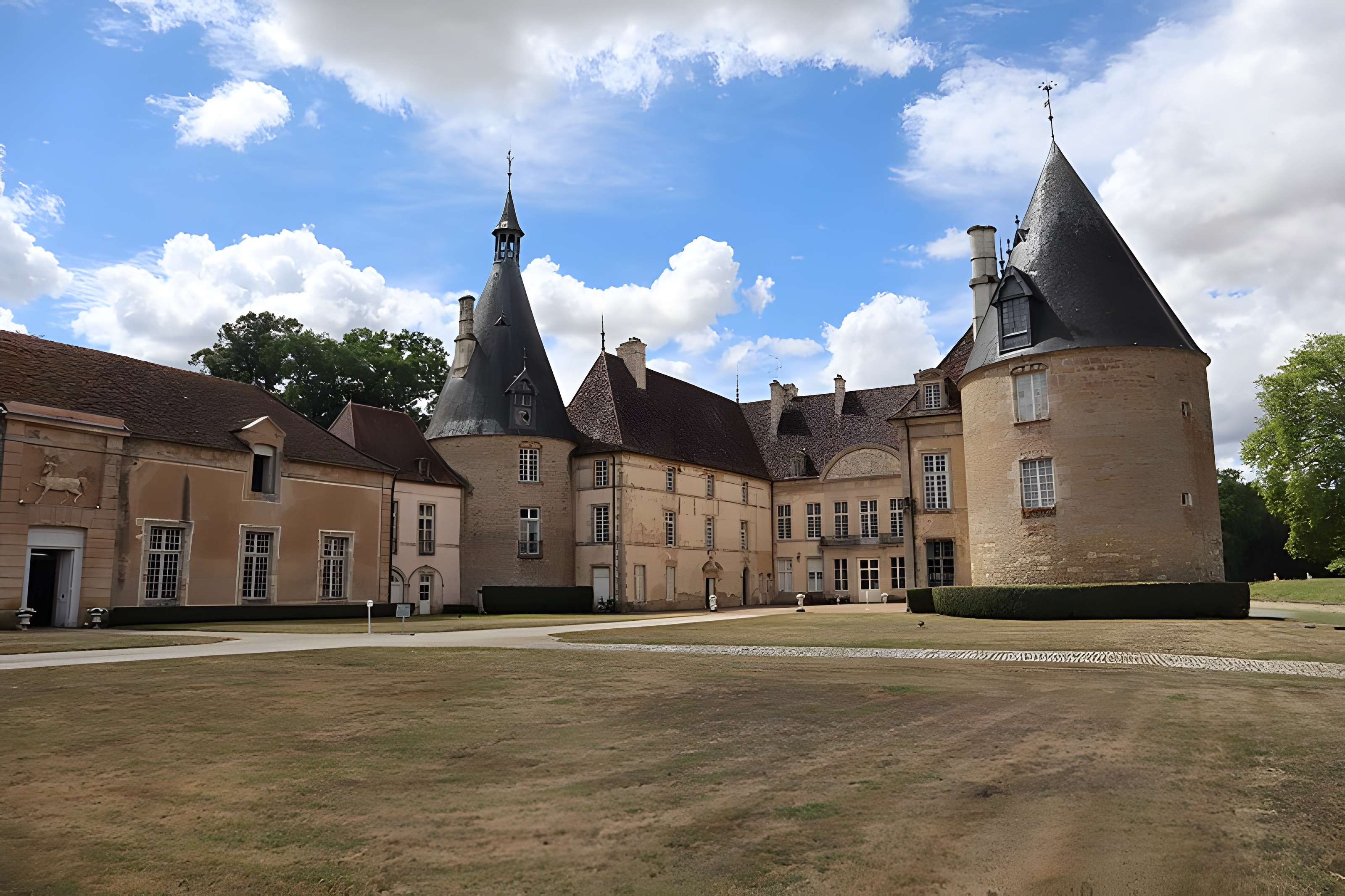 Château de Commarin