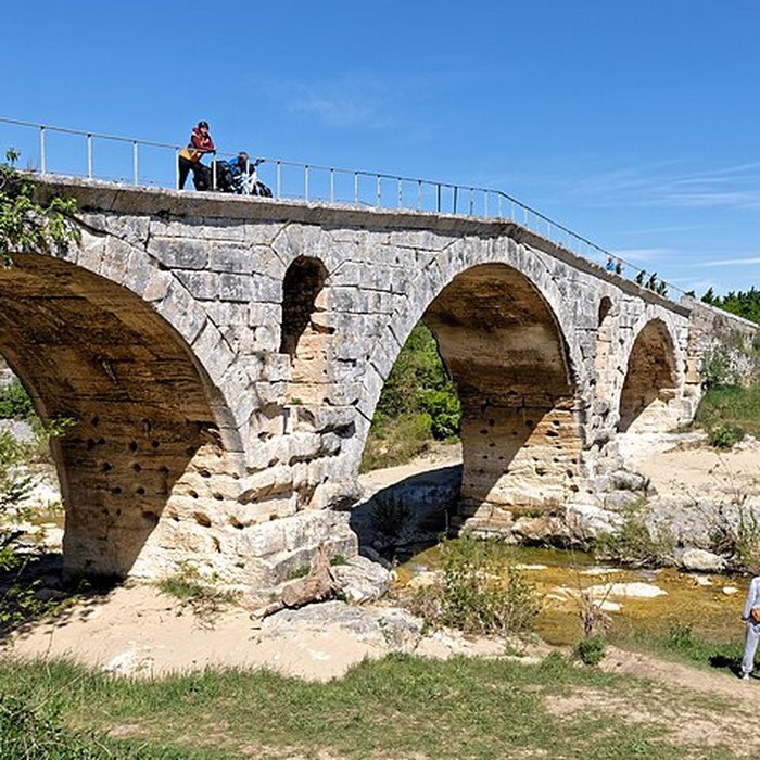 Photo de Pont Julien de Bonnieux