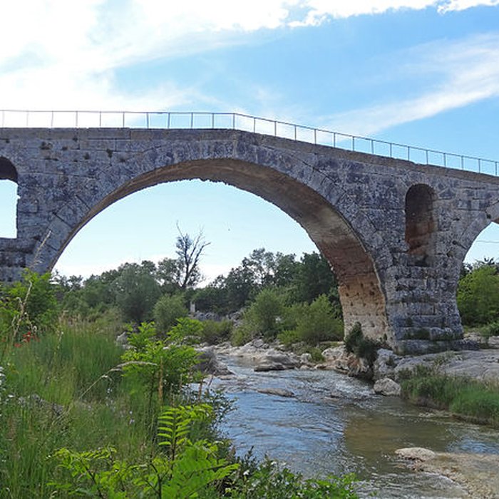 Photo de Pont Julien de Bonnieux