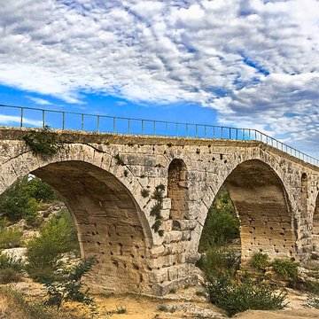 Pont Julien de Bonnieux