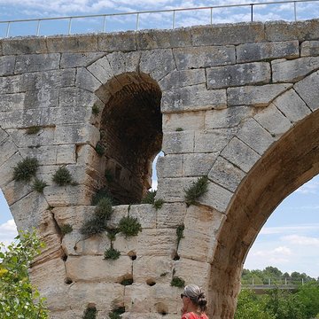 Pont Julien de Bonnieux