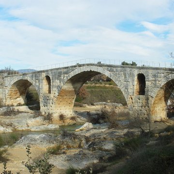 Pont Julien de Bonnieux