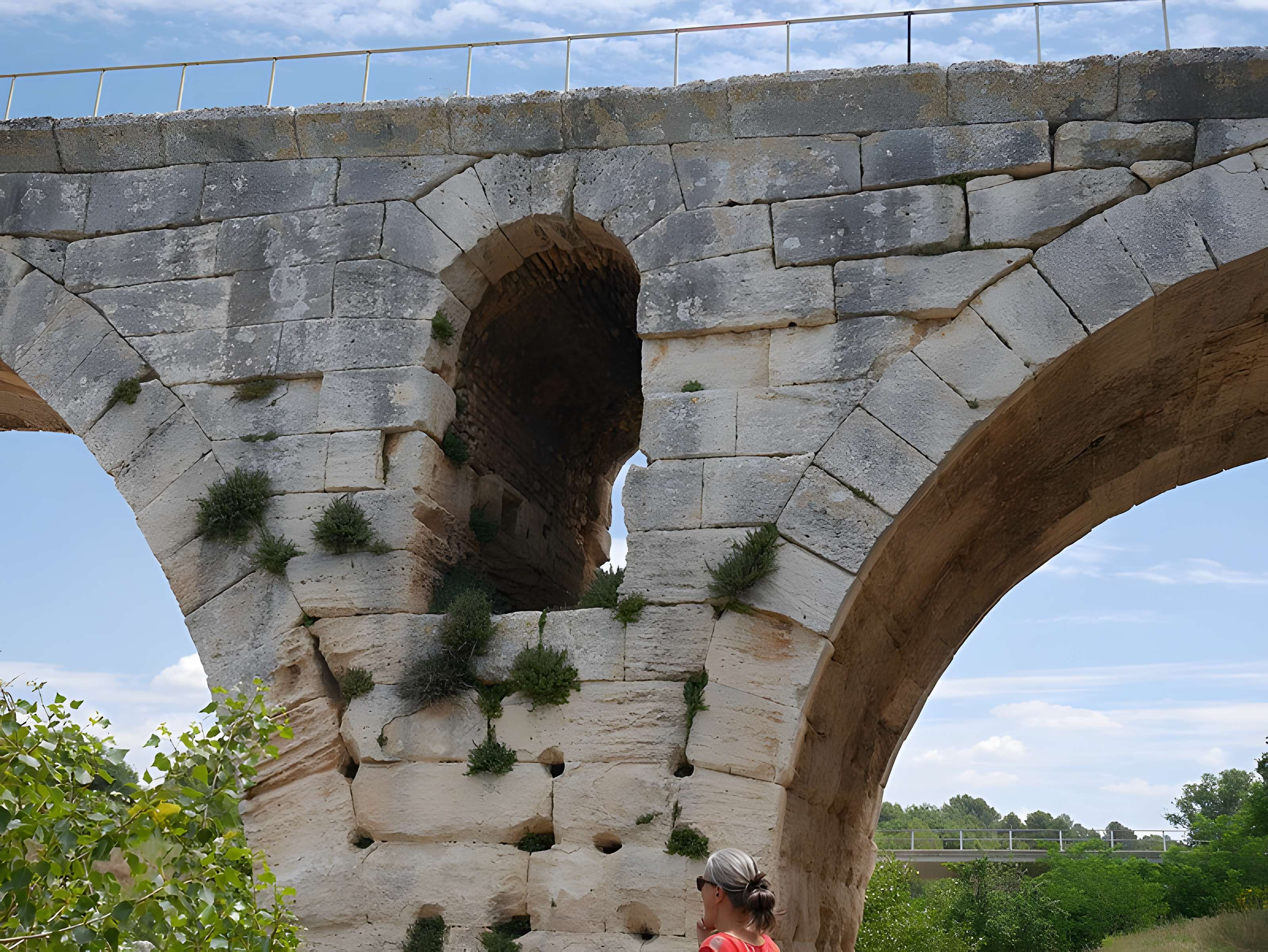 Pont Julien de Bonnieux