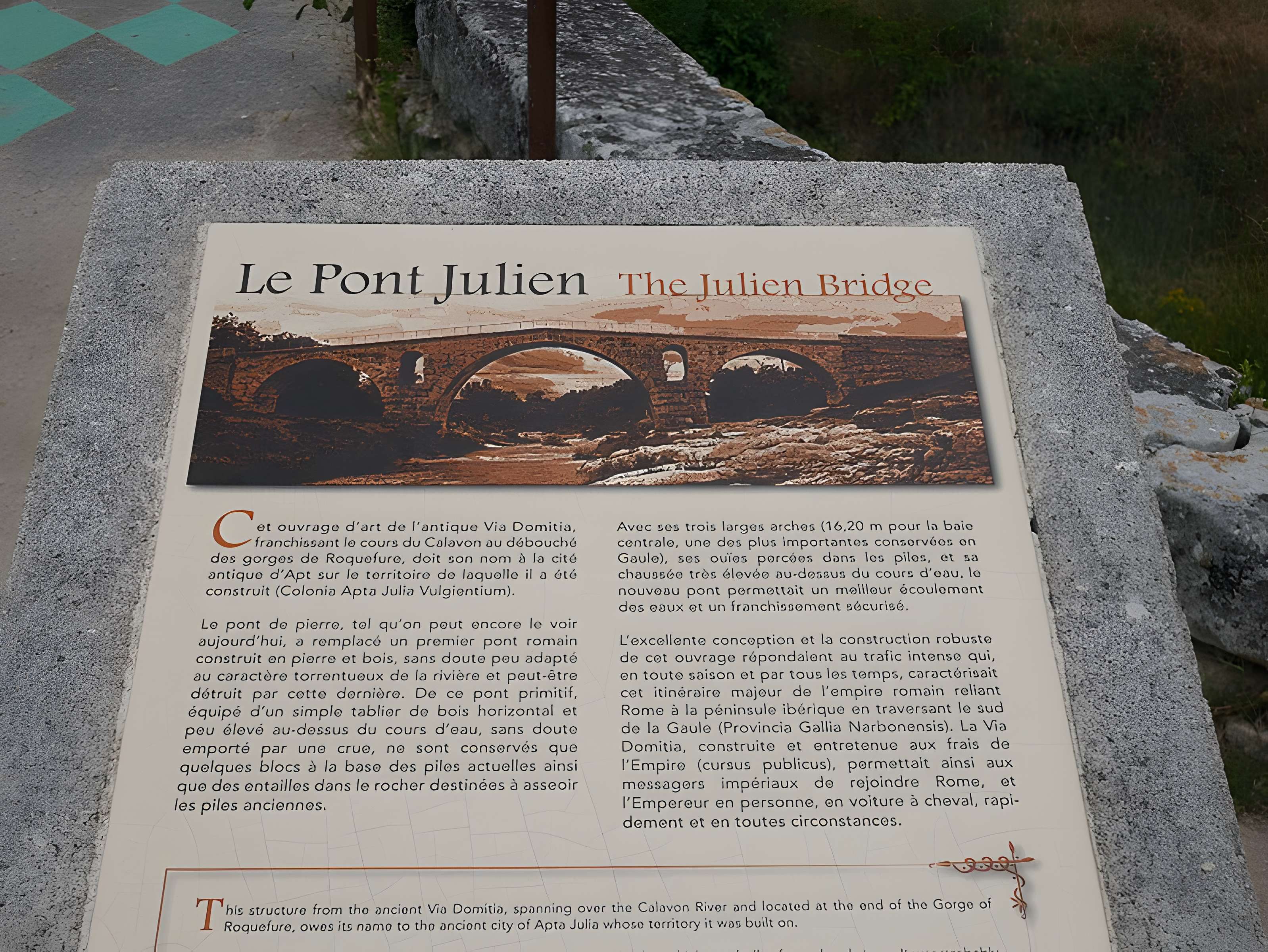 Pont Julien de Bonnieux