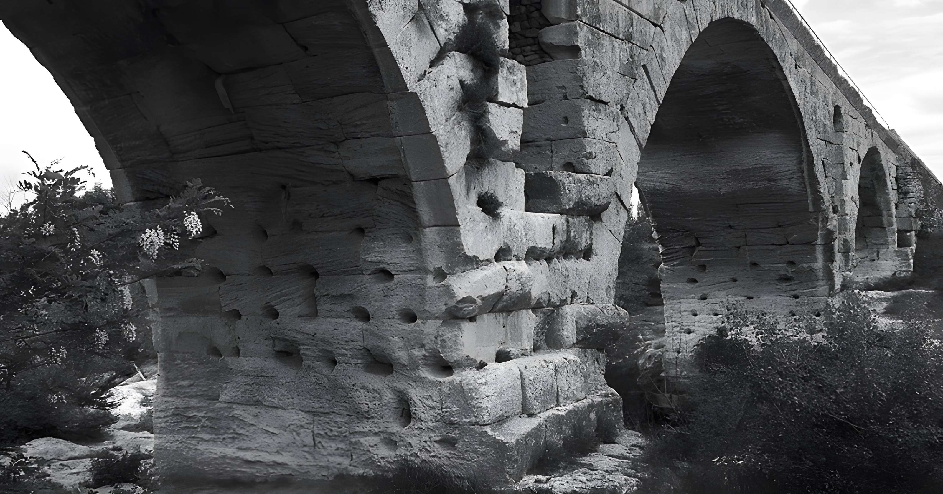 Pont Julien de Bonnieux