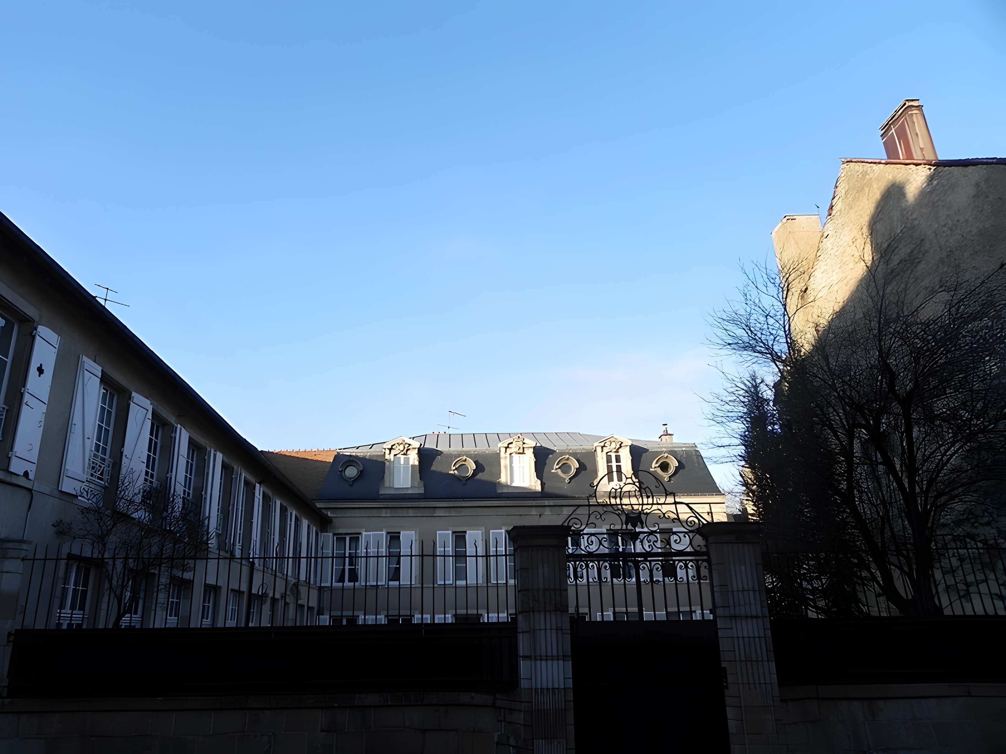 Maison, actuellement école