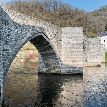 Pont sur la Truyère dEntraygues-sur-Truyère