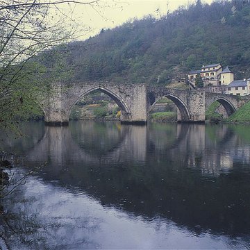 Pont sur la Truyère dEntraygues-sur-Truyère