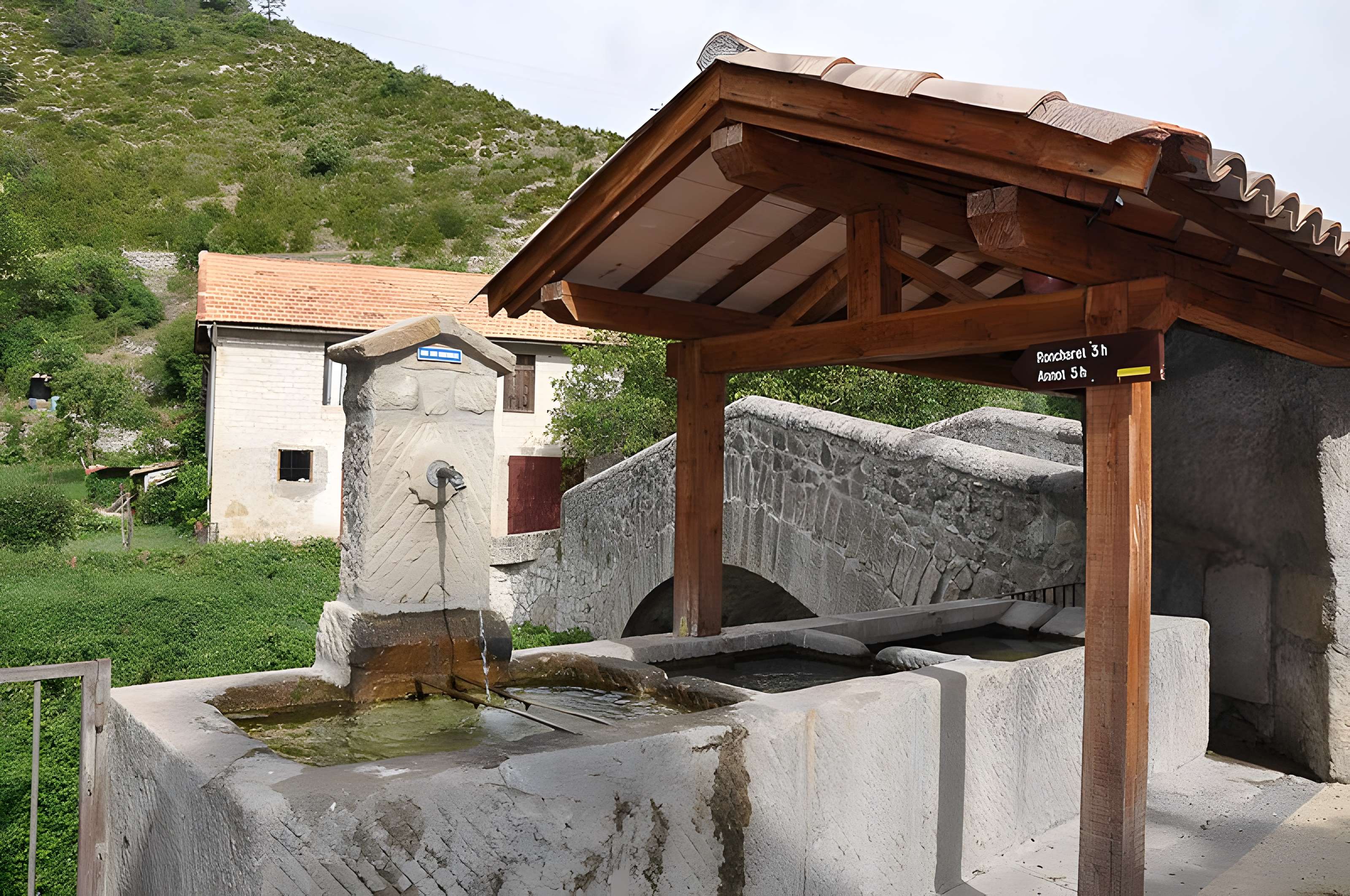 Pont sur la Vaire du Fugeret 